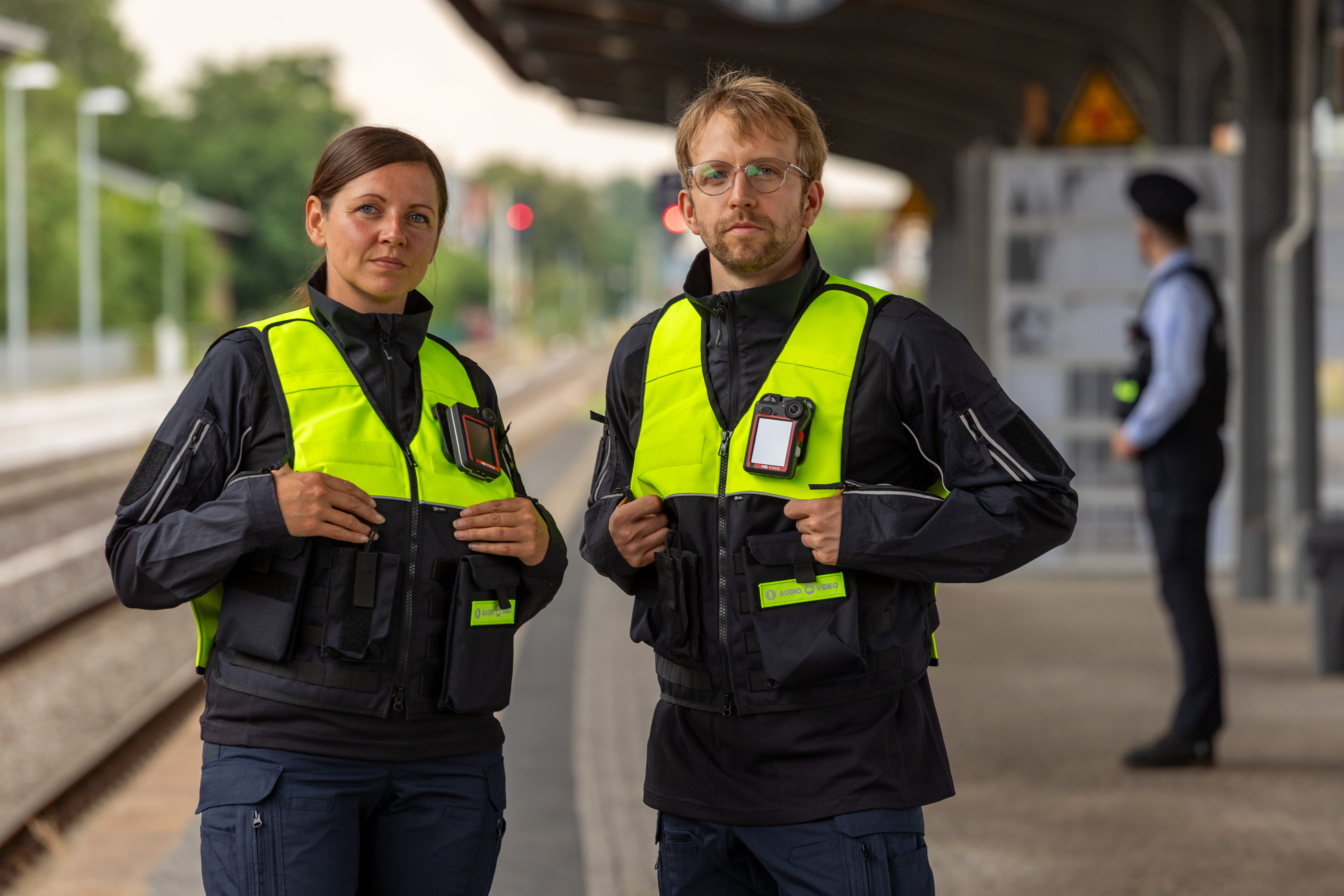 Bahnpersonal mit Body-Cam